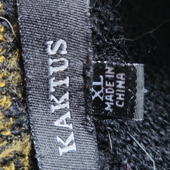 Kaktus Colorful Striped Asymmetrical Sweater - Picture 11 of 12